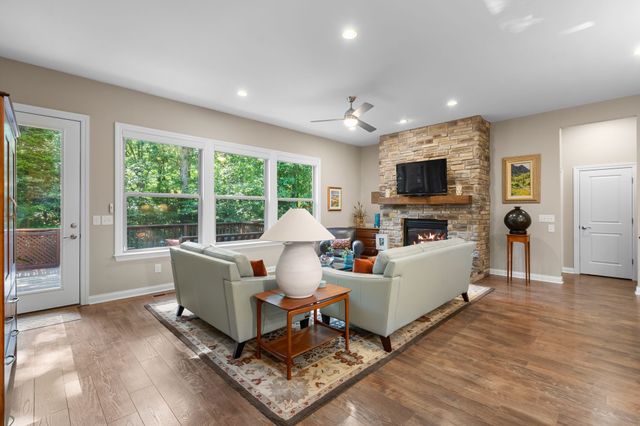 8012 Rose Ridge Pvt Lane, Fairview, TN 37062
