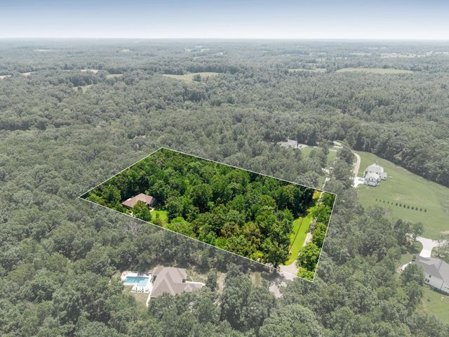 8012 Rose Ridge Pvt Lane, Fairview, TN 37062