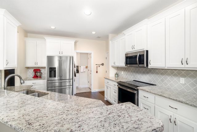 28 Jardin Way, Hot Springs Village, AR 71909