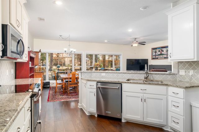 28 Jardin Way, Hot Springs Village, AR 71909