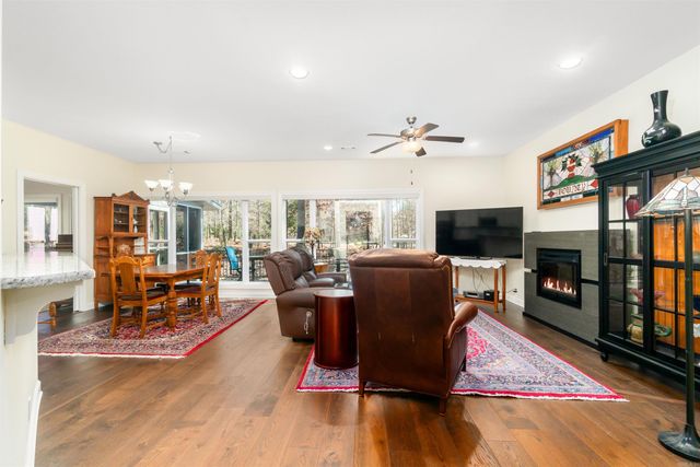 28 Jardin Way, Hot Springs Village, AR 71909