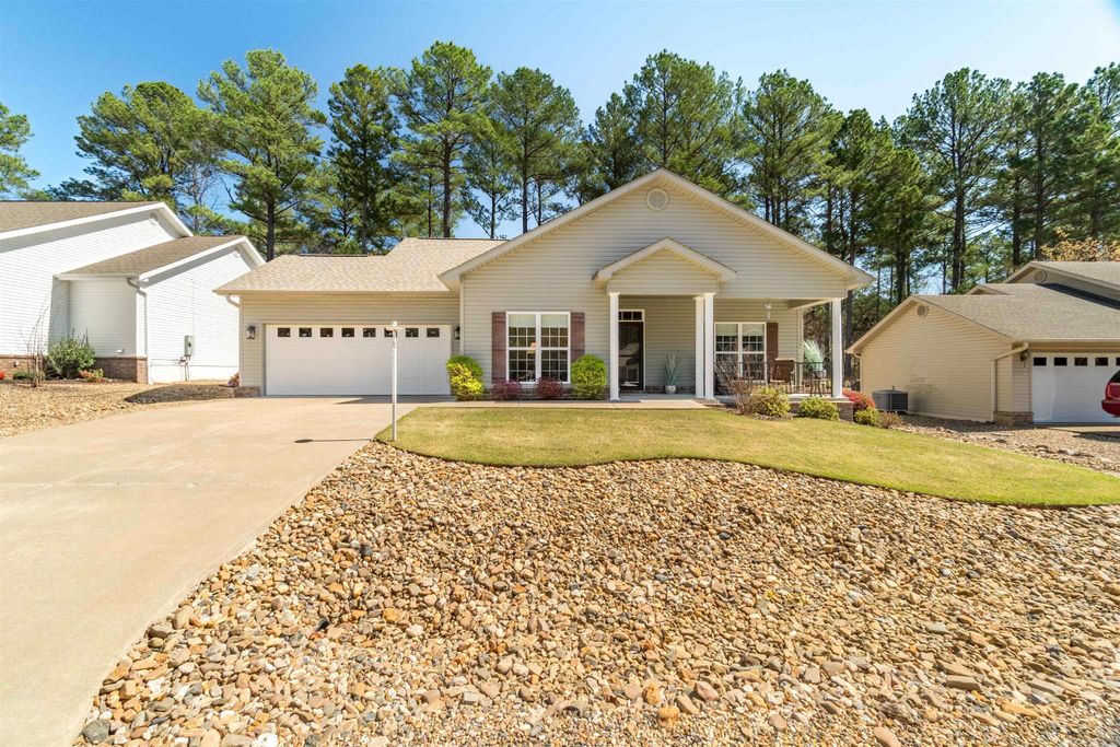 28 Jardin Way, Hot Springs Village, AR 71909