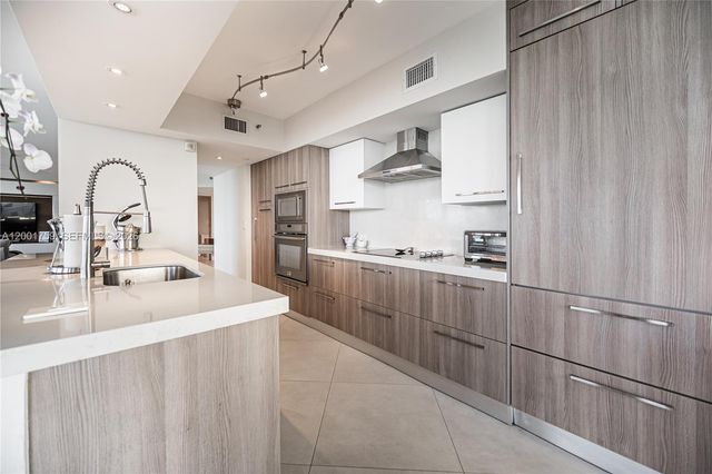 16485 Collins Avenue 536, Sunny Isles Beach, FL 33160