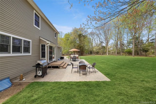 7 Midfield Street, Stony Brook, NY 11790