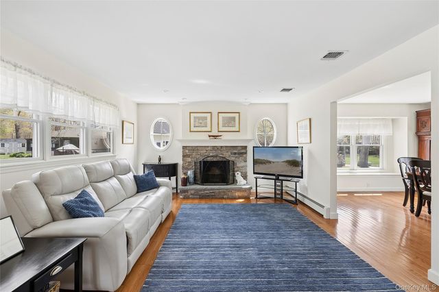 7 Midfield Street, Stony Brook, NY 11790