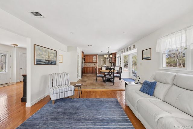 7 Midfield Street, Stony Brook, NY 11790