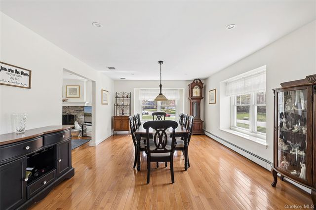 7 Midfield Street, Stony Brook, NY 11790