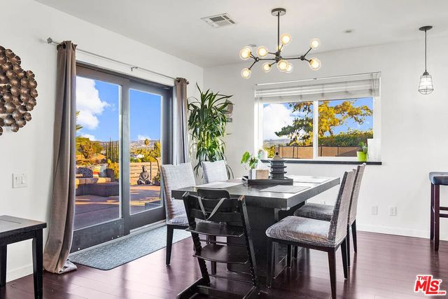 7130 Gateshead Way, Los Angeles, CA 91307