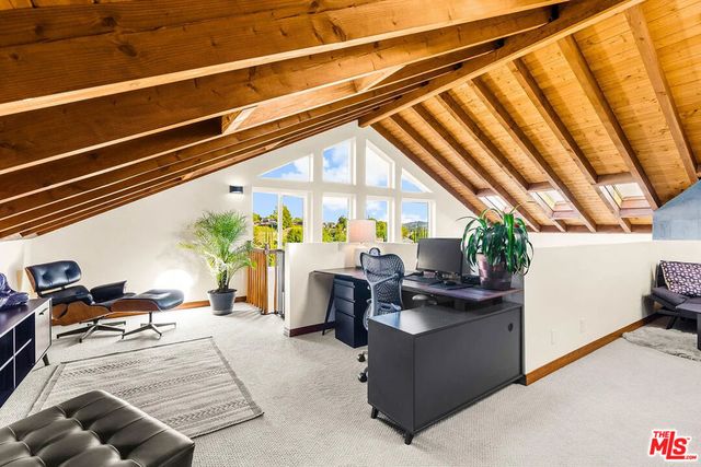 7130 Gateshead Way, Los Angeles, CA 91307