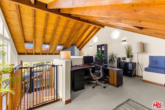7130 Gateshead Way, Los Angeles, CA 91307
