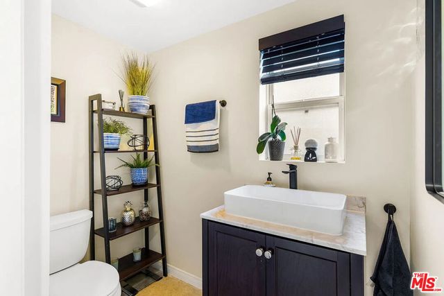 7130 Gateshead Way, Los Angeles, CA 91307