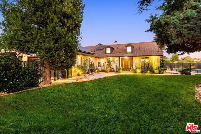 7130 Gateshead Way, Los Angeles, CA 91307