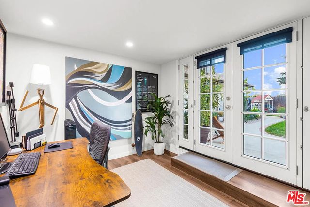 7130 Gateshead Way, Los Angeles, CA 91307