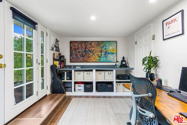 7130 Gateshead Way, Los Angeles, CA 91307