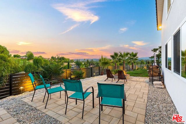 7130 Gateshead Way, Los Angeles, CA 91307