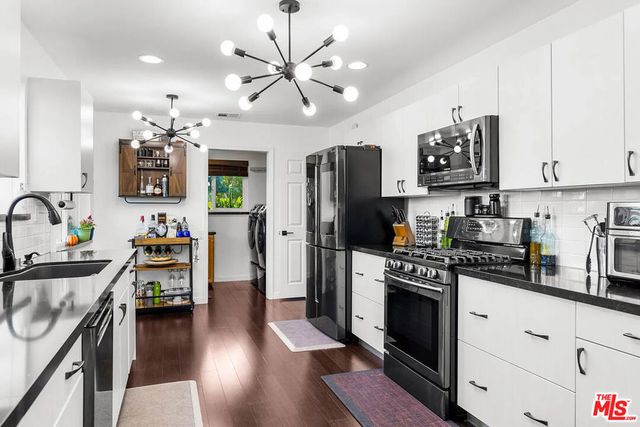 7130 Gateshead Way, Los Angeles, CA 91307