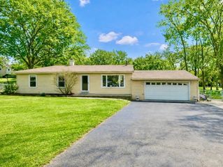 3410 WOODLAND Circle, Island Lake, IL 60042