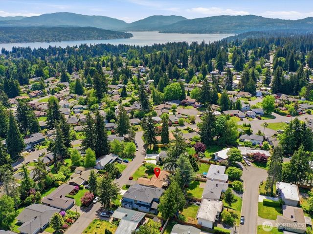 1921 169th Avenue NE, Bellevue, WA 98008
