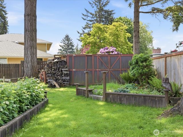 1921 169th Avenue NE, Bellevue, WA 98008