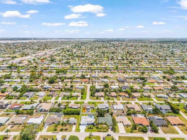 1320 SE 26TH TERRACE, Cape Coral, FL 33904