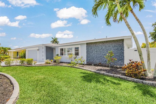 1320 SE 26TH TERRACE, Cape Coral, FL 33904