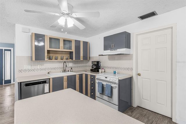 1320 SE 26TH TERRACE, Cape Coral, FL 33904