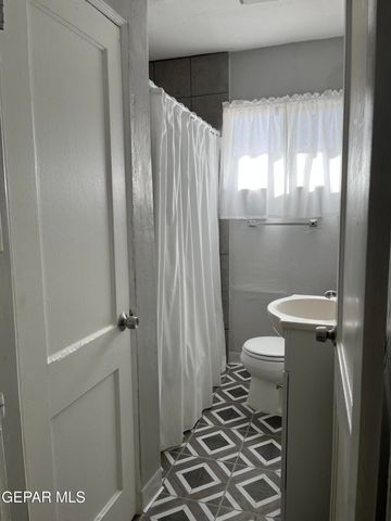 8168 VALLEY VIEW Drive, El Paso, TX 79907