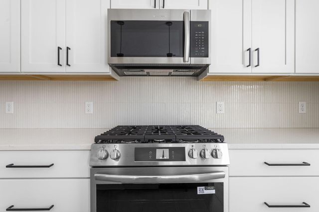 2735 Reagan Avenue, Holland Twp, MI 49464