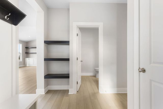 2735 Reagan Avenue, Holland Twp, MI 49464