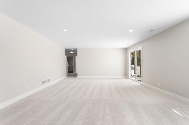 2735 Reagan Avenue, Holland Twp, MI 49464