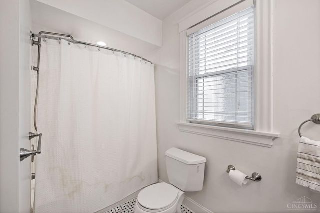 3785 Drake Avenue, Cincinnati, OH 45209