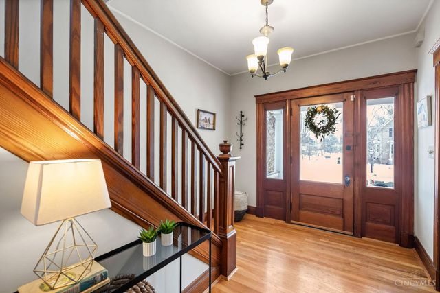 3785 Drake Avenue, Cincinnati, OH 45209