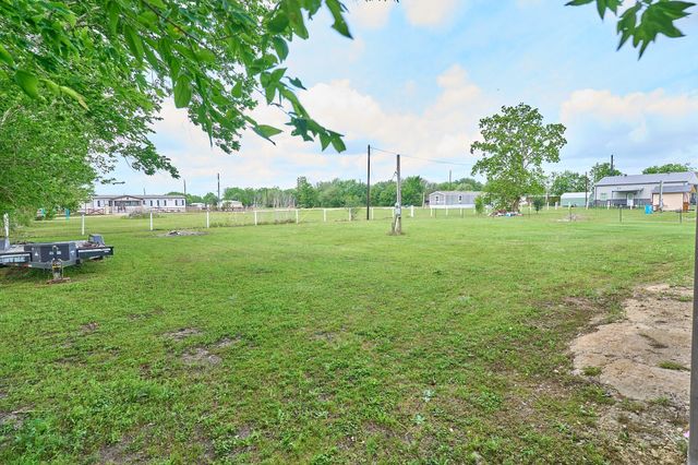 1003 Nunez Street, Beasley, TX 77417