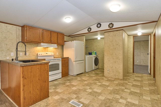 1003 Nunez Street, Beasley, TX 77417