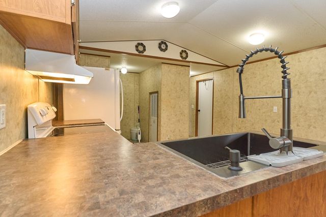 1003 Nunez Street, Beasley, TX 77417