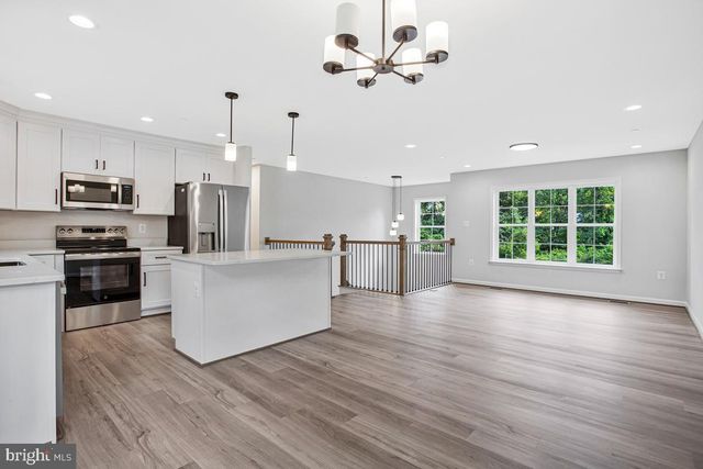 10-E POPLAR LN, Indian Head, MD 20640