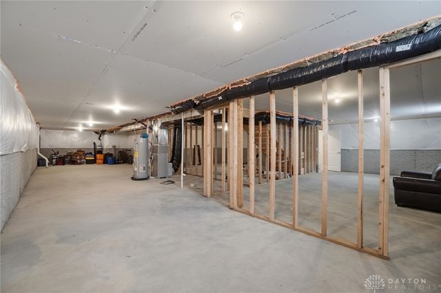 5166 Windbrooke Drive, Tipp City, OH 45371