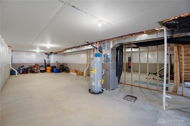 5166 Windbrooke Drive, Tipp City, OH 45371