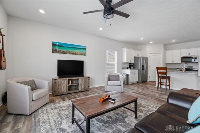 5166 Windbrooke Drive, Tipp City, OH 45371