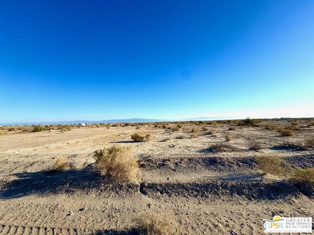 2230 Palm Manor Avenue, Thermal, CA 92274