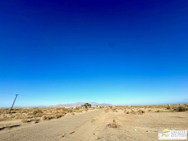 2230 Palm Manor Avenue, Thermal, CA 92274