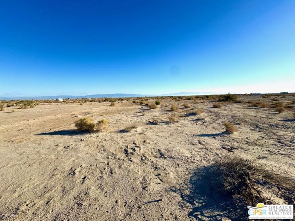 2230 Palm Manor Avenue, Thermal, CA 92274