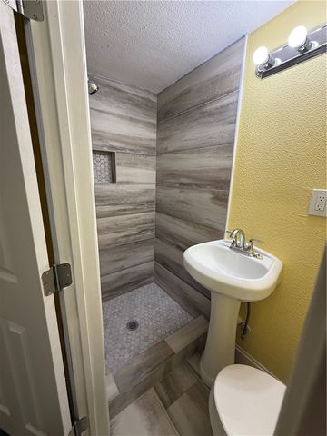 2411 Morris St, Corpus Christi, TX 78405