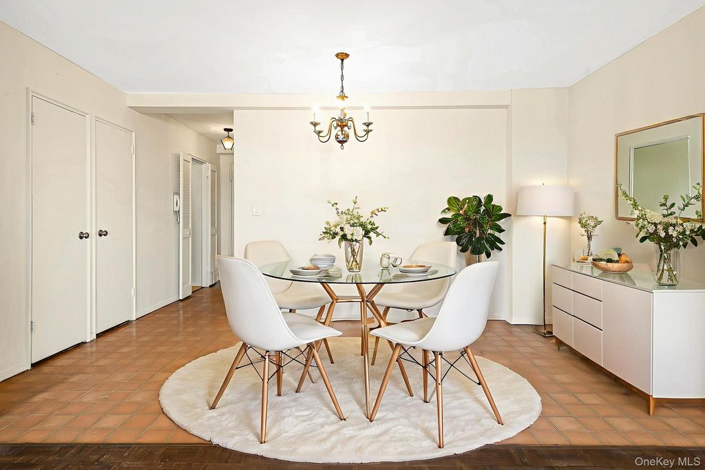 111-20 73 Avenue 10J, Forest Hills, NY 11375