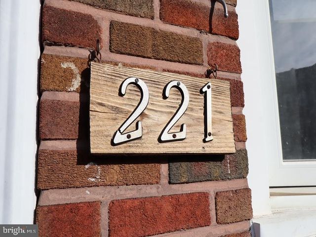 221 KENILWORTH AVE, Philadelphia, PA 19120