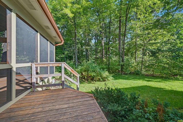 16920 5th Avenue N, Plymouth, MN 55447