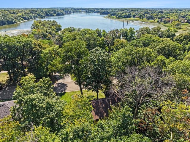 16920 5th Avenue N, Plymouth, MN 55447