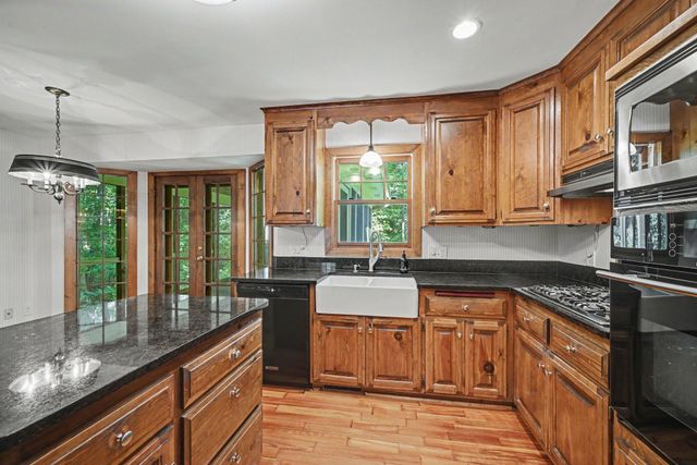 16920 5th Avenue N, Plymouth, MN 55447