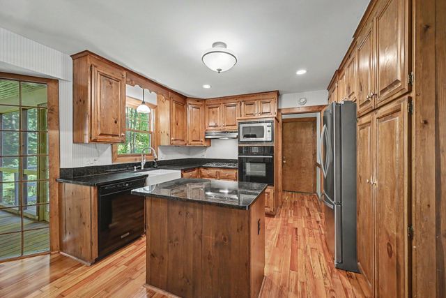 16920 5th Avenue N, Plymouth, MN 55447