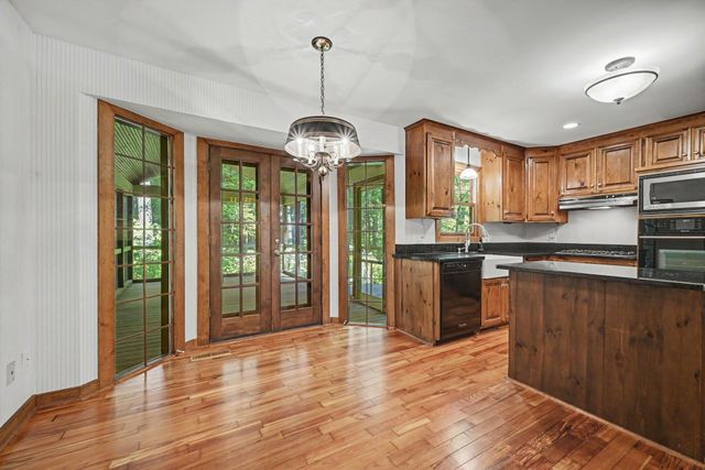 16920 5th Avenue N, Plymouth, MN 55447